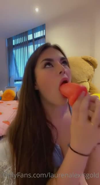 lauren alexis sucking a big dick