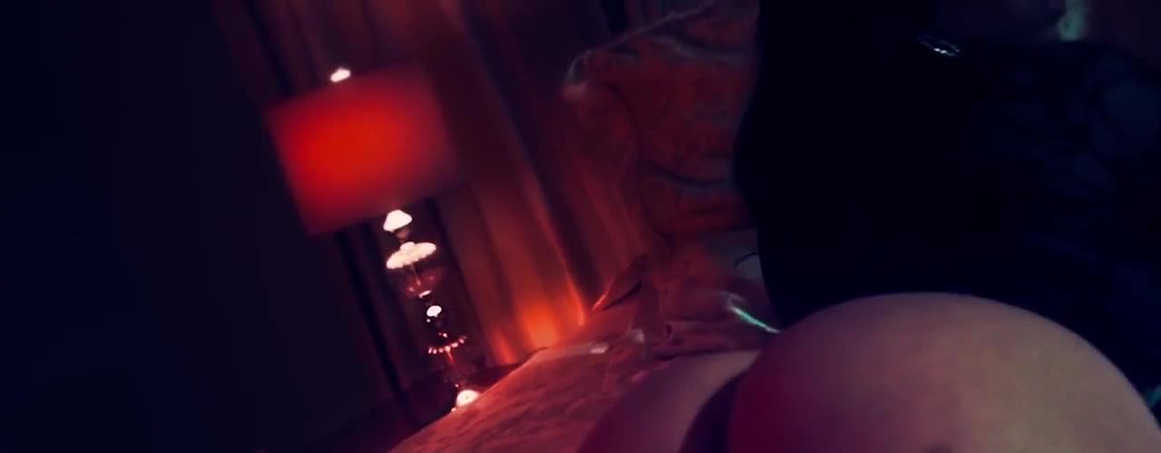 marleny onlyfans show big ass in pool
