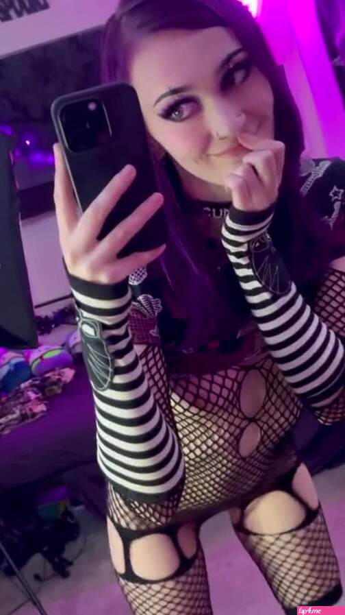 Bealz Nude