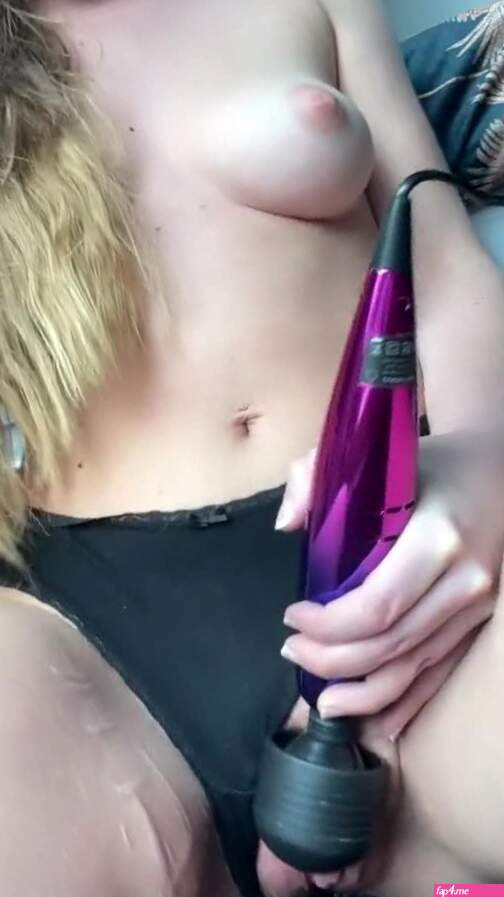 LottieBlooms Leaked Nudes